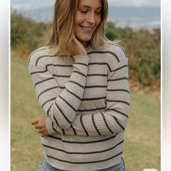 Neuflora Fairbanks Top - Picture 1 of 6